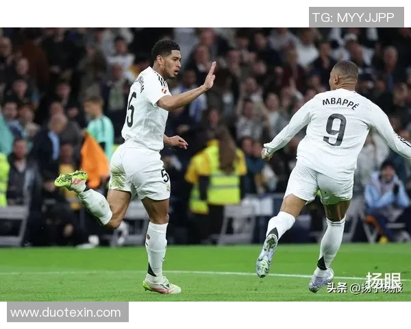 皇马主场1-1战平曼联,欧冠小组赛揭幕战收获平局揽入关键一分 皇马主场1-1战平曼联,欧冠小组赛揭幕战收获平局揽入关键一分