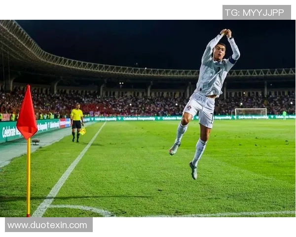 皇马挺进欧冠决赛,梅开二度贝尔成关键,C罗坦言:这是我们的时刻,终将捧杯! 皇马挺进欧冠决赛,梅开二度贝尔成关键,C罗坦言:这是我们的时刻,终将捧杯!